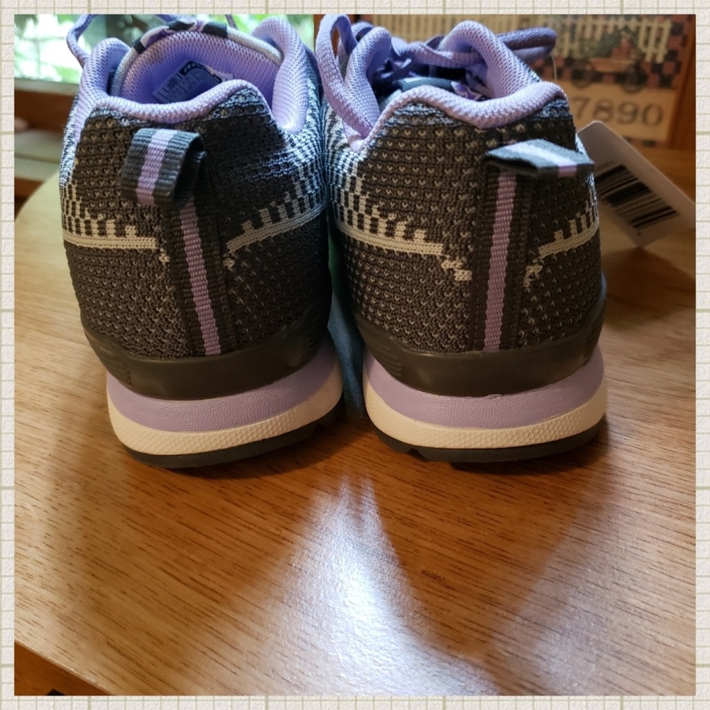 Brand new Stylish Wos athletic Apple Shoes - Picture 4 of 6